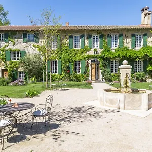 Domaine De Rhodes Aviñón